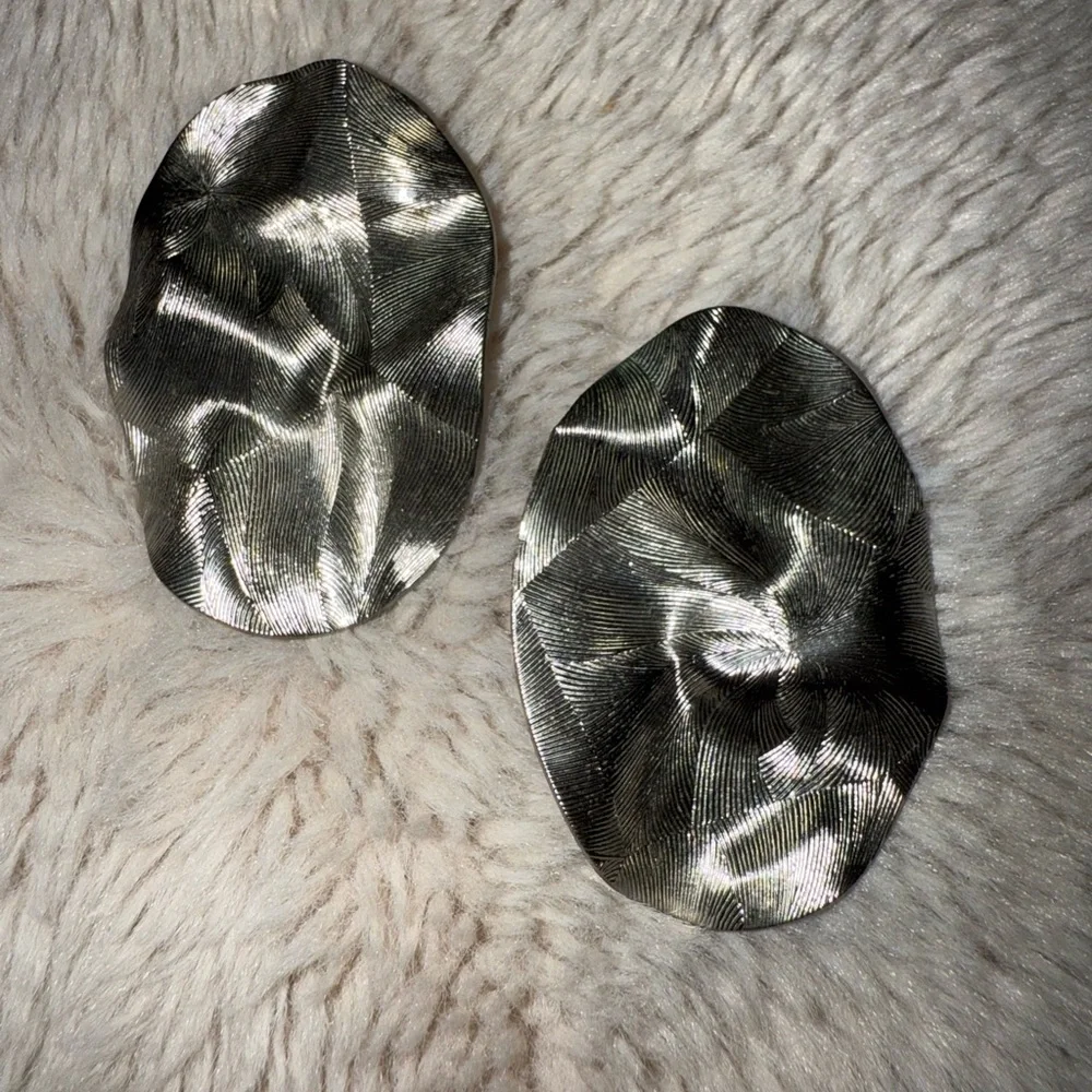 Waves Oversized Stud Earring Line Crumpled Pierced Ear Statement Silver Tone